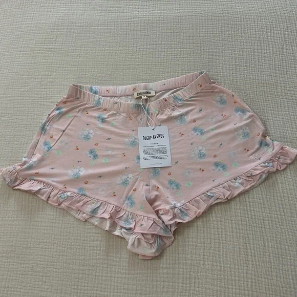 NWT Djerf Avenue 🌸SHORTS🌸 - Picture 6 of 9